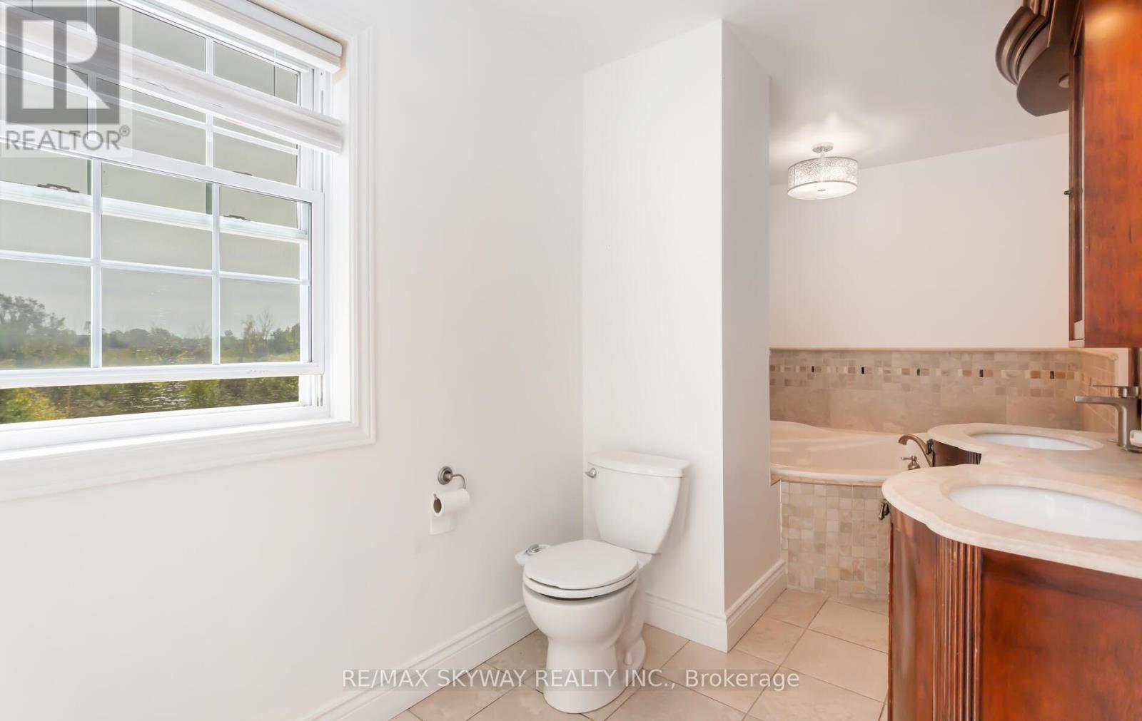 5628 Highway 7, Milton, Ontario  L7J 2L7 - Photo 30 - W12486751