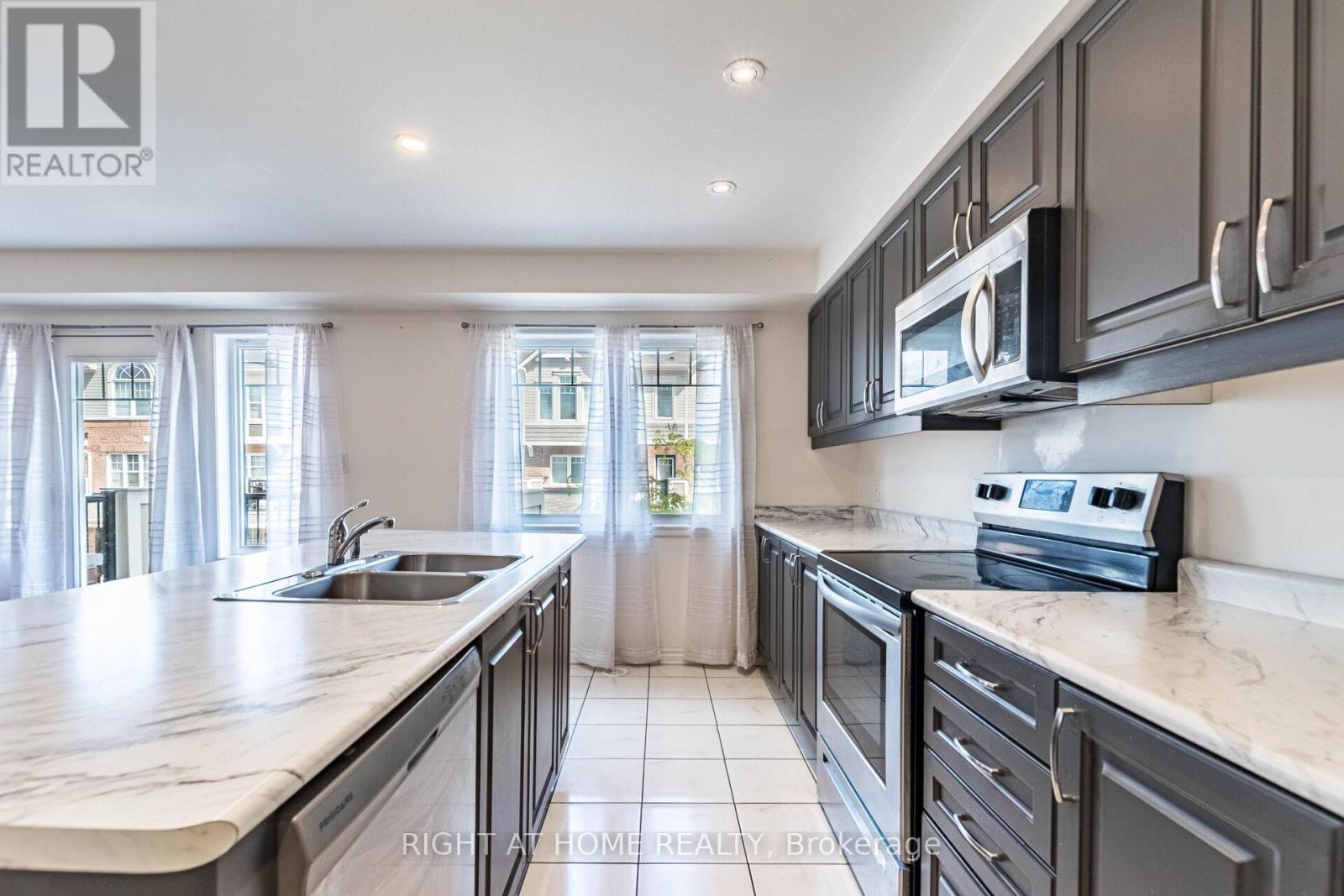 98 - 1000 Asleton Boulevard, Milton, Ontario  L9T 9L4 - Photo 22 - W12486752