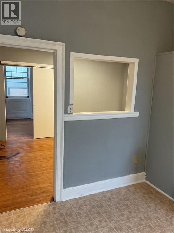 303 East 19th Street Unit# 2, Hamilton, Ontario  L9A 4S6 - Photo 5 - 40783671