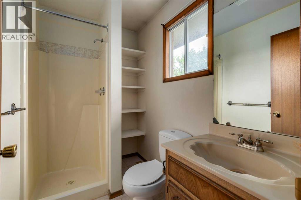 24 Strathcona Close Sw, Calgary, Alberta  T3H 1L3 - Photo 17 - A2249864