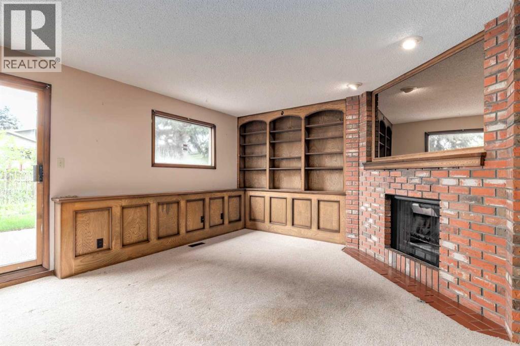 24 Strathcona Close Sw, Calgary, Alberta  T3H 1L3 - Photo 18 - A2249864