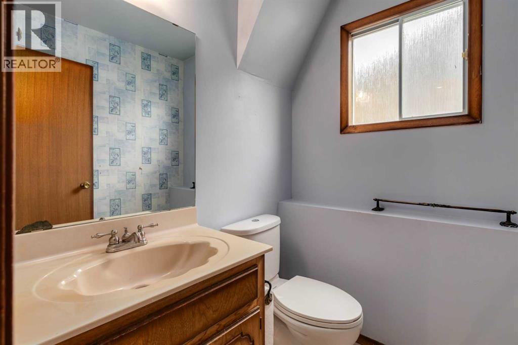 24 Strathcona Close Sw, Calgary, Alberta  T3H 1L3 - Photo 23 - A2249864