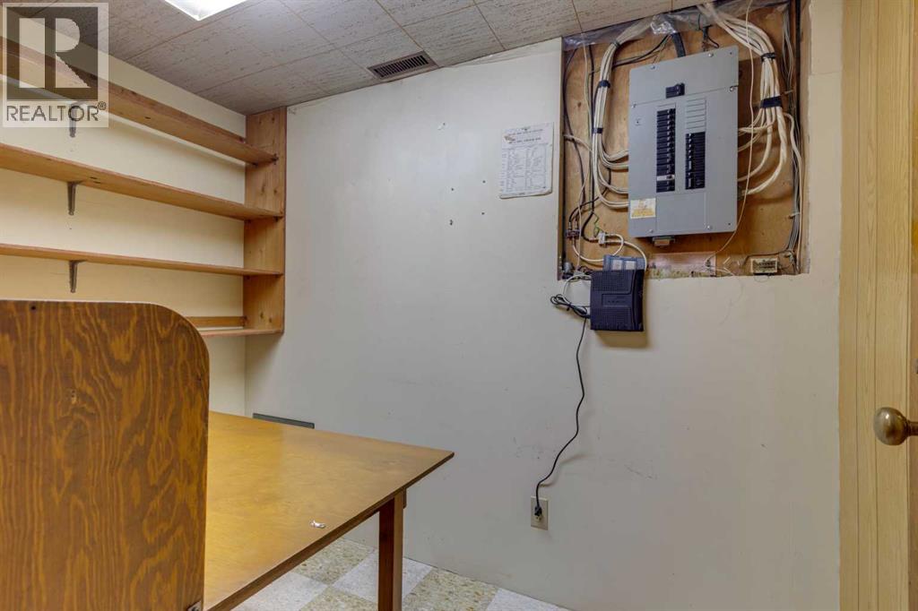 24 Strathcona Close Sw, Calgary, Alberta  T3H 1L3 - Photo 29 - A2249864