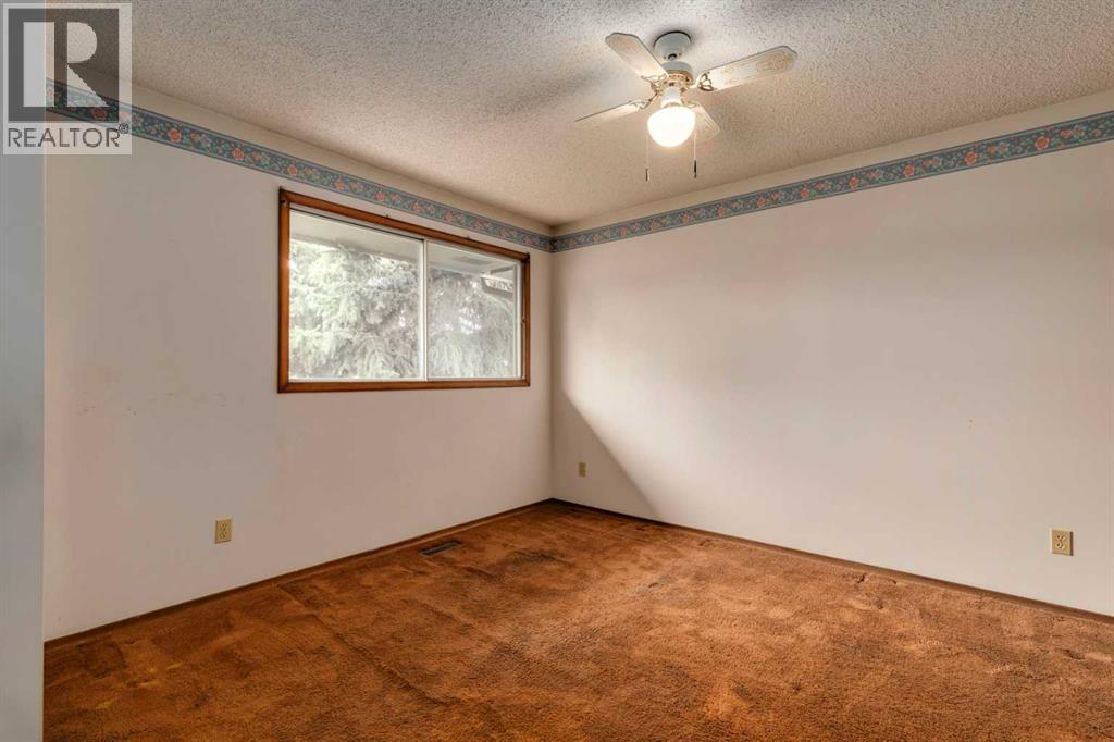 24 Strathcona Close Sw, Calgary, Alberta  T3H 1L3 - Photo 14 - A2249864