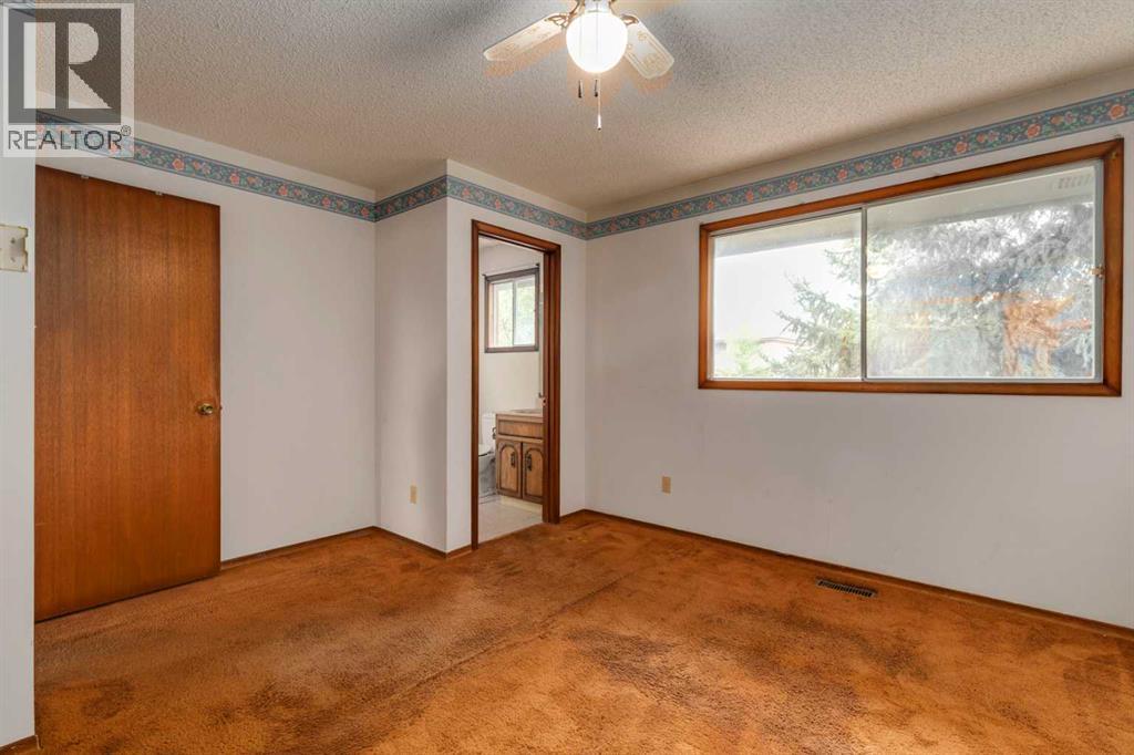 24 Strathcona Close Sw, Calgary, Alberta  T3H 1L3 - Photo 16 - A2249864