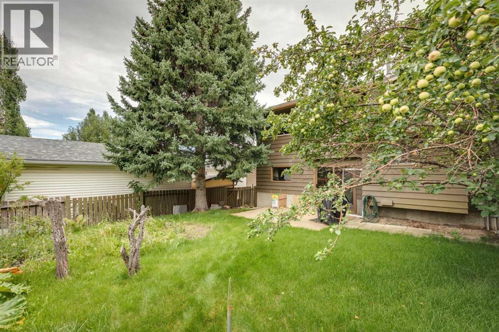 24 Strathcona Close Sw, Calgary, Alberta  T3H 1L3 - Photo 33 - A2249864