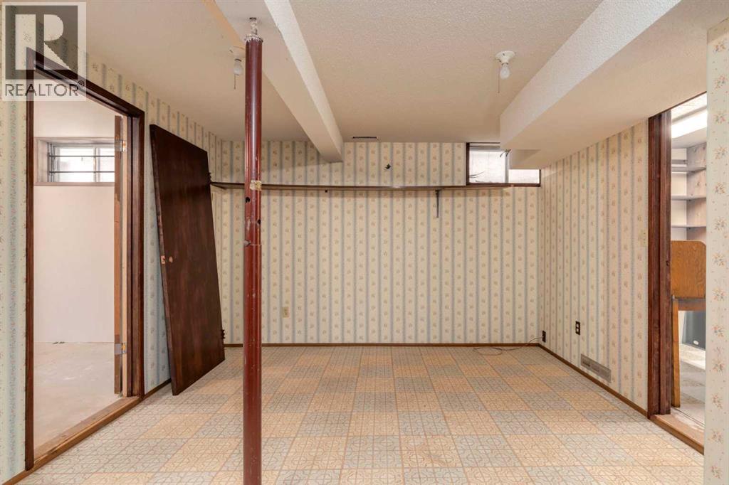 24 Strathcona Close Sw, Calgary, Alberta  T3H 1L3 - Photo 26 - A2249864