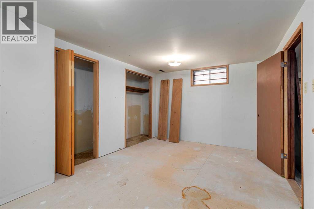 24 Strathcona Close Sw, Calgary, Alberta  T3H 1L3 - Photo 28 - A2249864