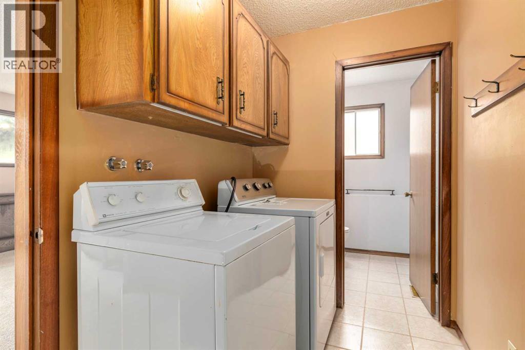 24 Strathcona Close Sw, Calgary, Alberta  T3H 1L3 - Photo 22 - A2249864