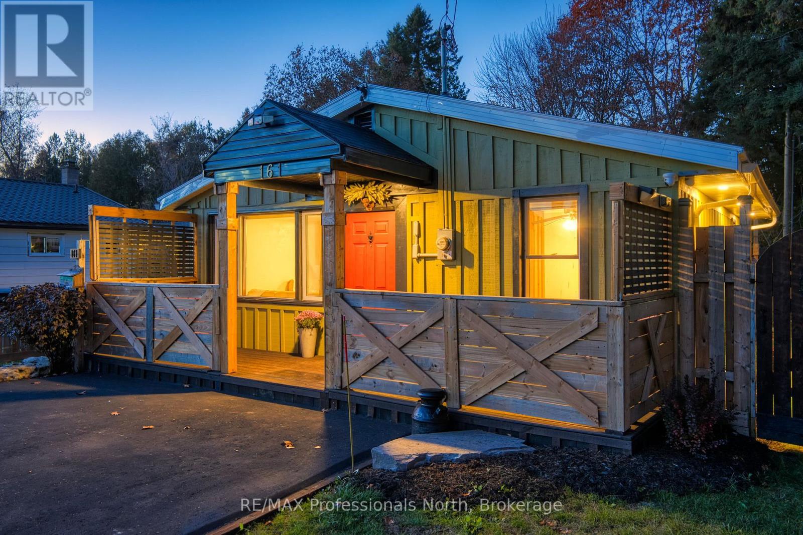 161 Quebec Street, Bracebridge (Macaulay), Ontario  P1L 1E3 - Photo 2 - X12457388