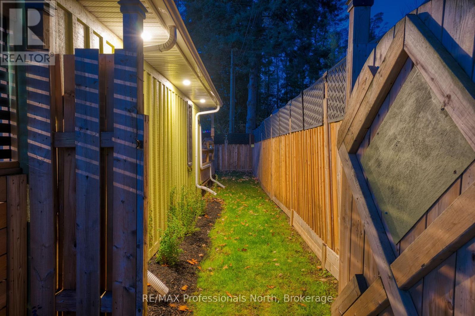 161 Quebec Street, Bracebridge (Macaulay), Ontario  P1L 1E3 - Photo 3 - X12457388