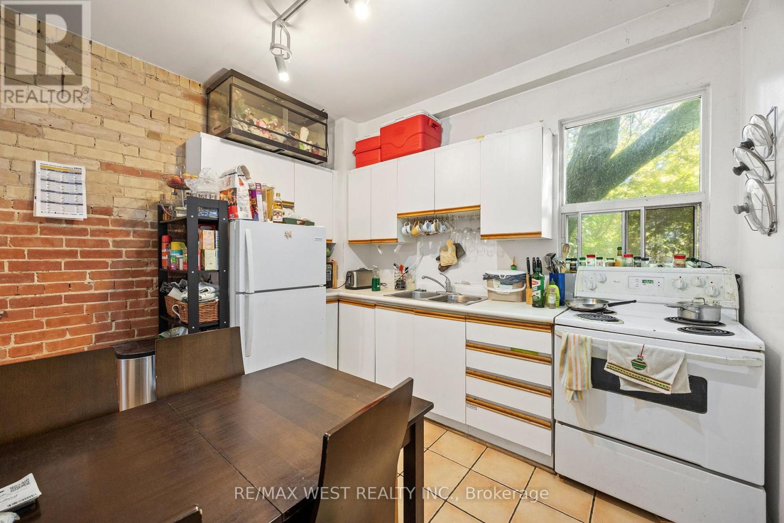 935 Bathurst Street, Toronto, Ontario  M5R 3G4 - Photo 12 - C12486768