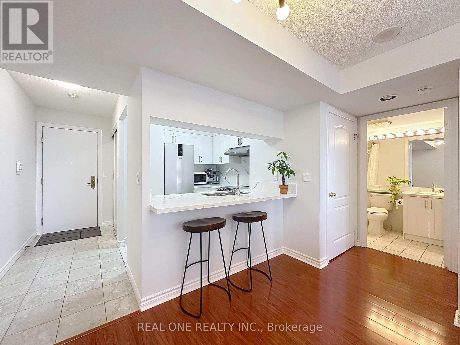 1708 - 18 Sommerset Way, Toronto, Ontario  M2N 6X5 - Photo 10 - C12486773