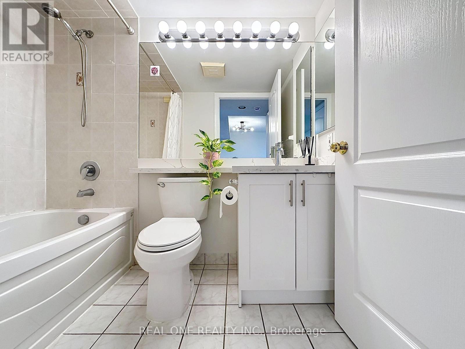 1708 - 18 Sommerset Way, Toronto, Ontario  M2N 6X5 - Photo 21 - C12486773