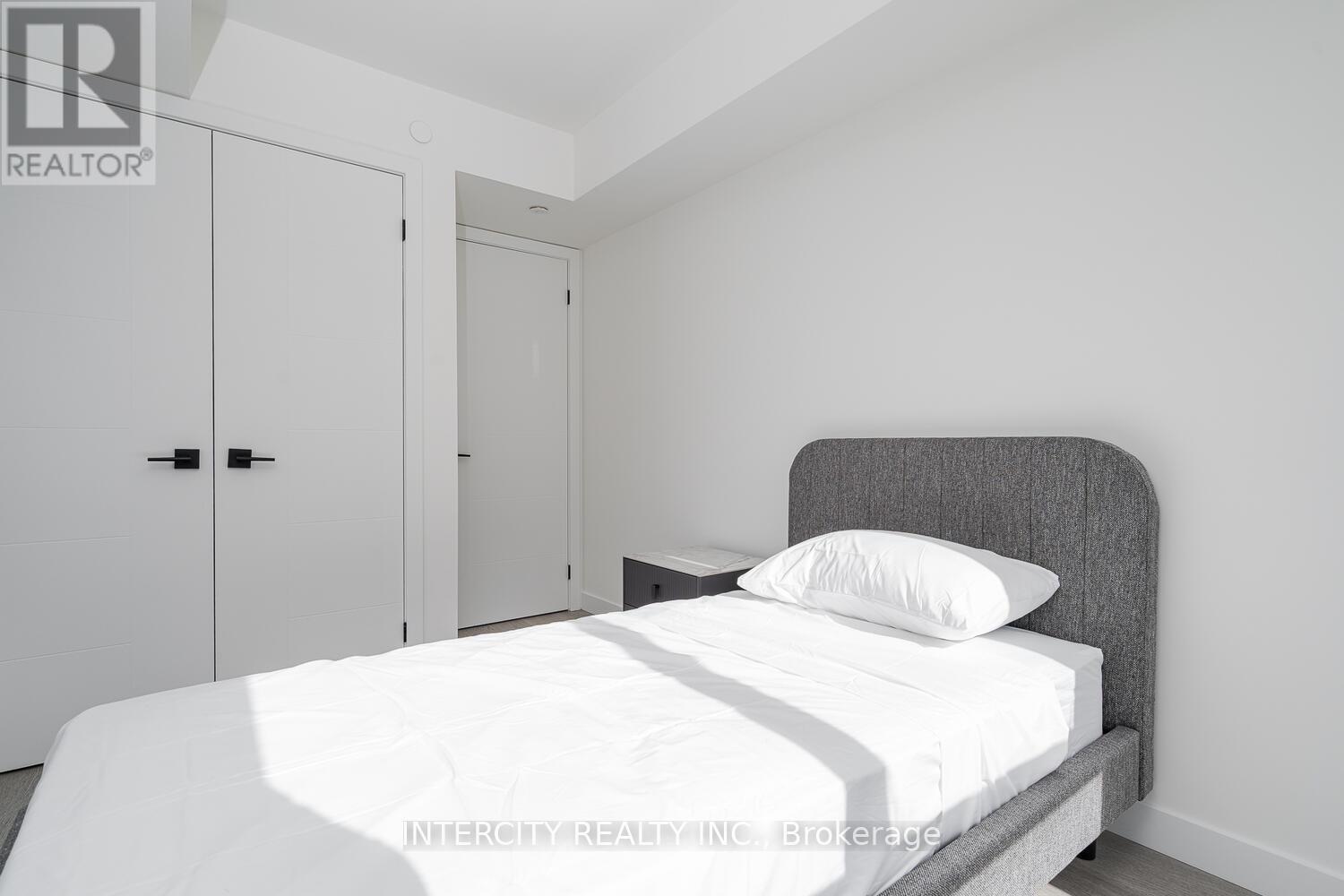 1 - 851 Sheppard Avenue W, Toronto, Ontario  M3H 0G2 - Photo 21 - C12486784
