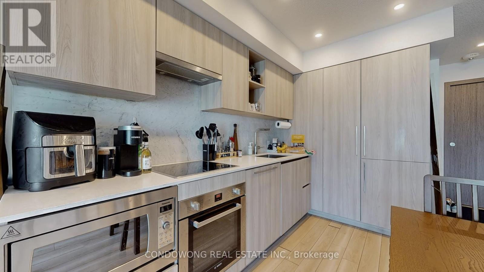 911 - 17 Bathurst Street, Toronto, Ontario  M5V 0N1 - Photo 5 - C12486787