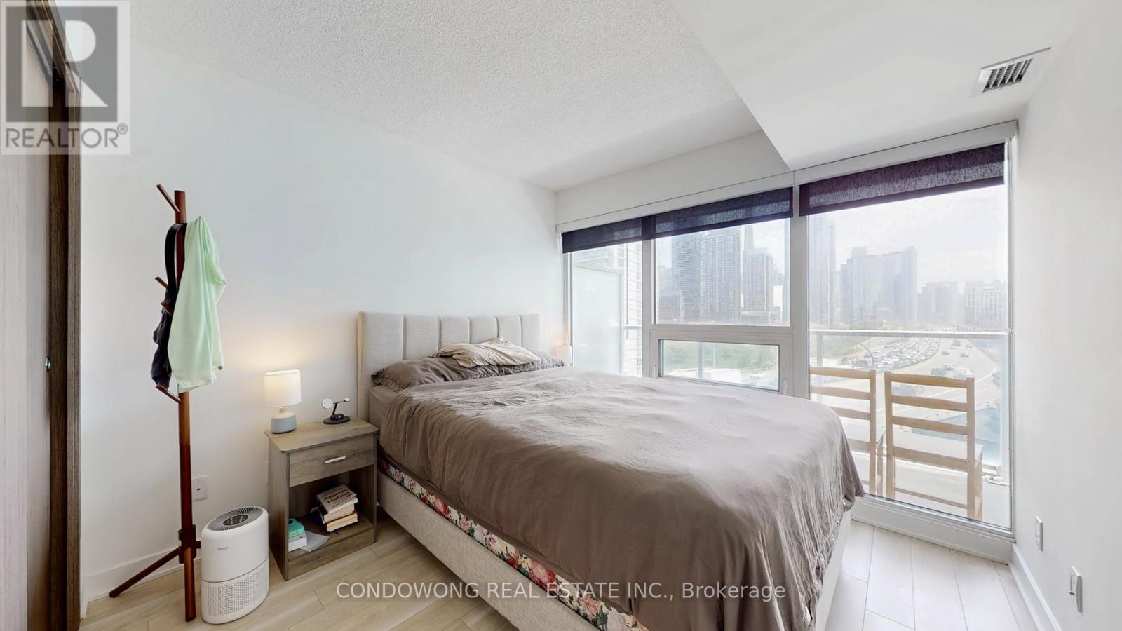 911 - 17 Bathurst Street, Toronto, Ontario  M5V 0N1 - Photo 6 - C12486787