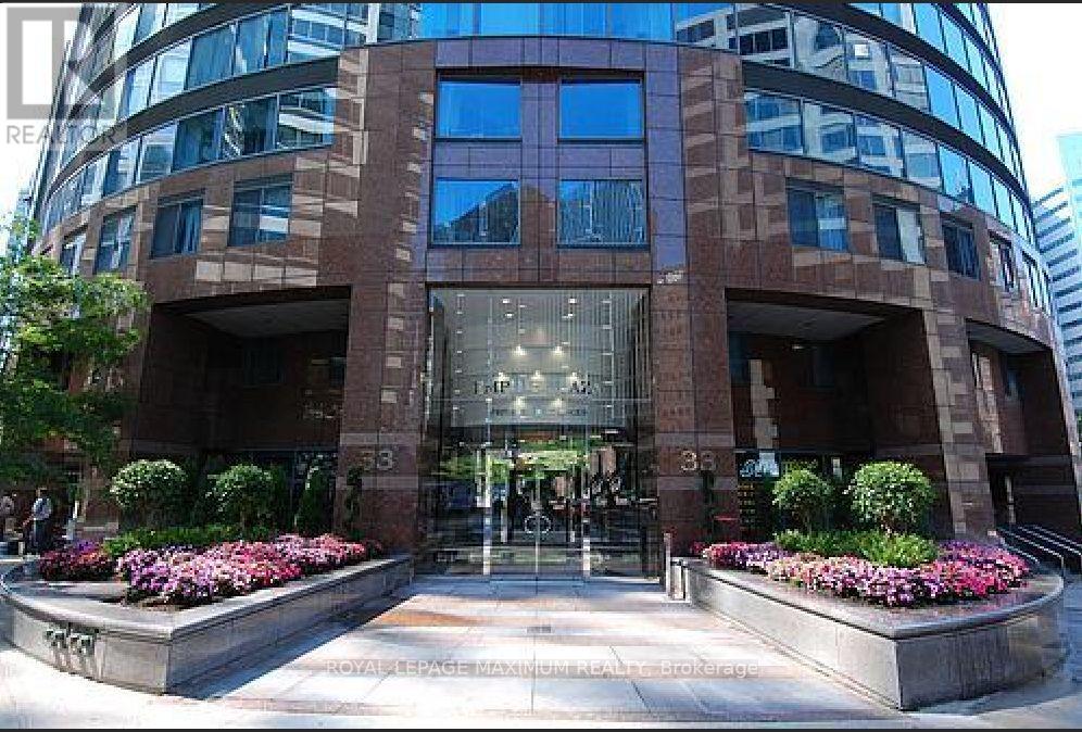 204 - 33 University Avenue, Toronto, Ontario  M5J 2S7 - Photo 2 - C12486791