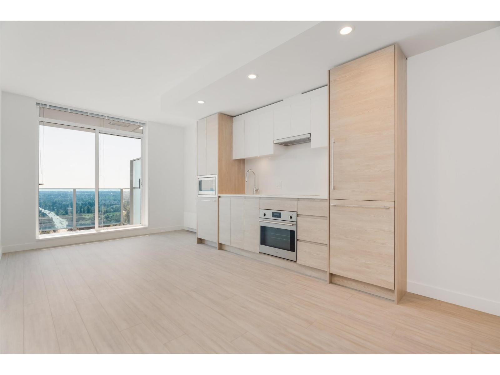 2301 13615 Fraser Highway, Surrey, British Columbia  V3T 0P7 - Photo 3 - R3062805