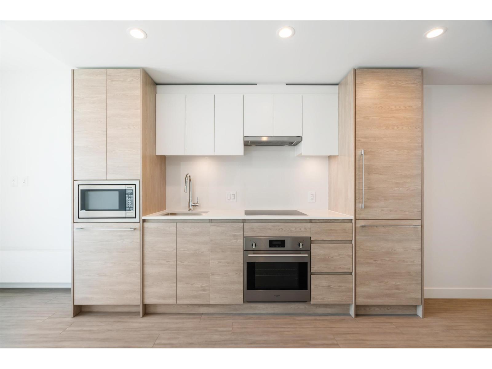 2301 13615 Fraser Highway, Surrey, British Columbia  V3T 0P7 - Photo 4 - R3062805