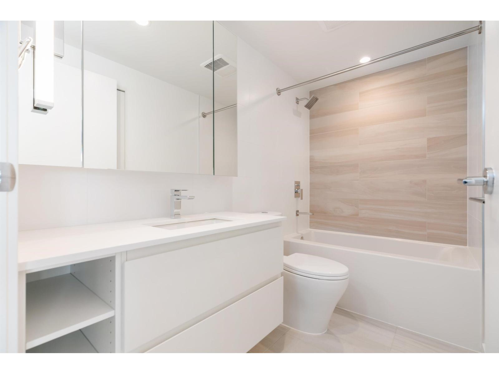 2301 13615 Fraser Highway, Surrey, British Columbia  V3T 0P7 - Photo 6 - R3062805