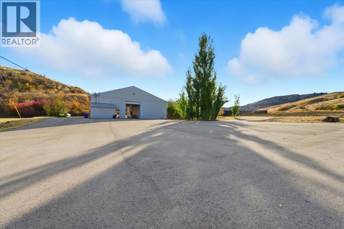 6924 / 6926 Old Kamloops Road, Vernon, British Columbia  V1H 1W1 - Photo 2 - 10366349