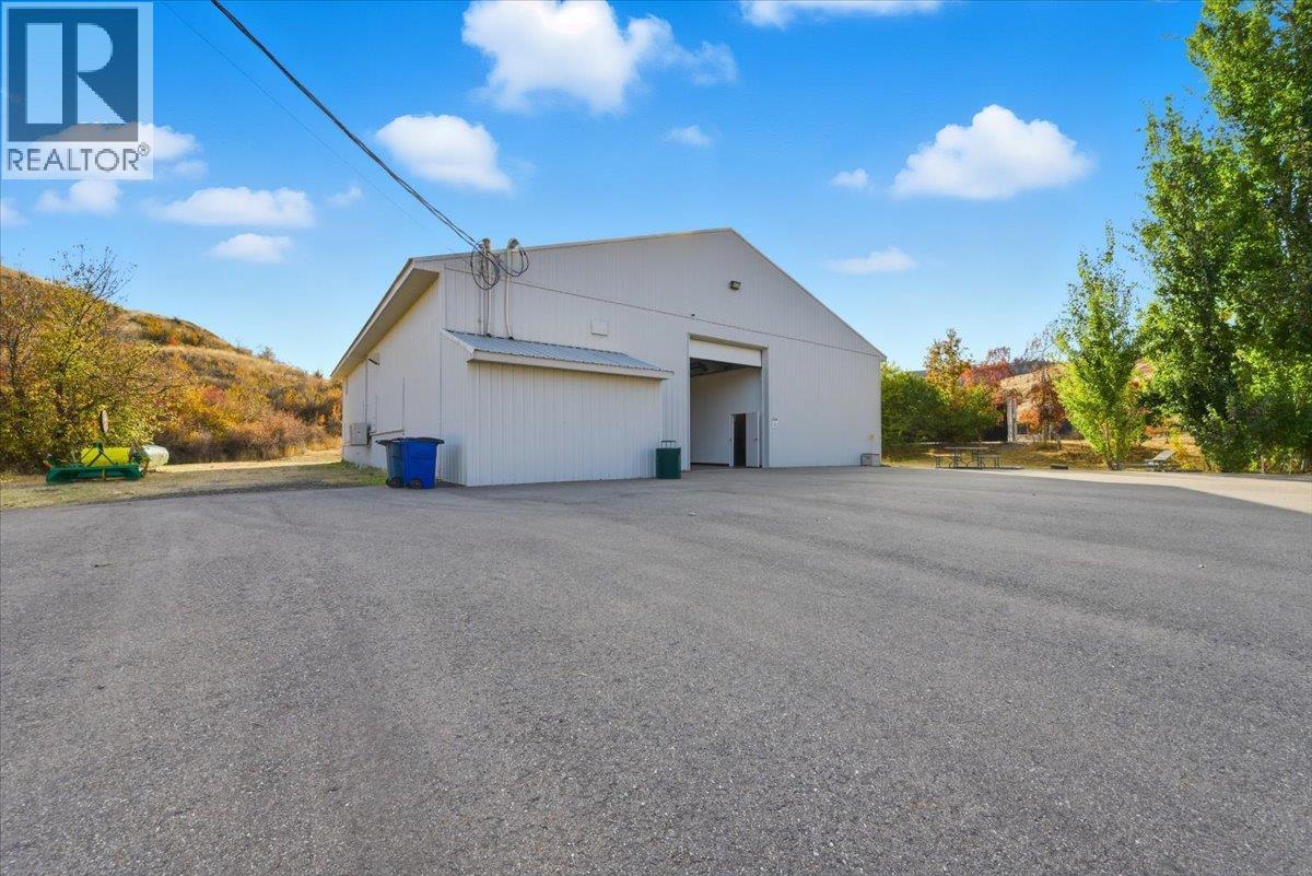 6924 / 6926 Old Kamloops Road, Vernon, British Columbia  V1H 1W1 - Photo 3 - 10366349
