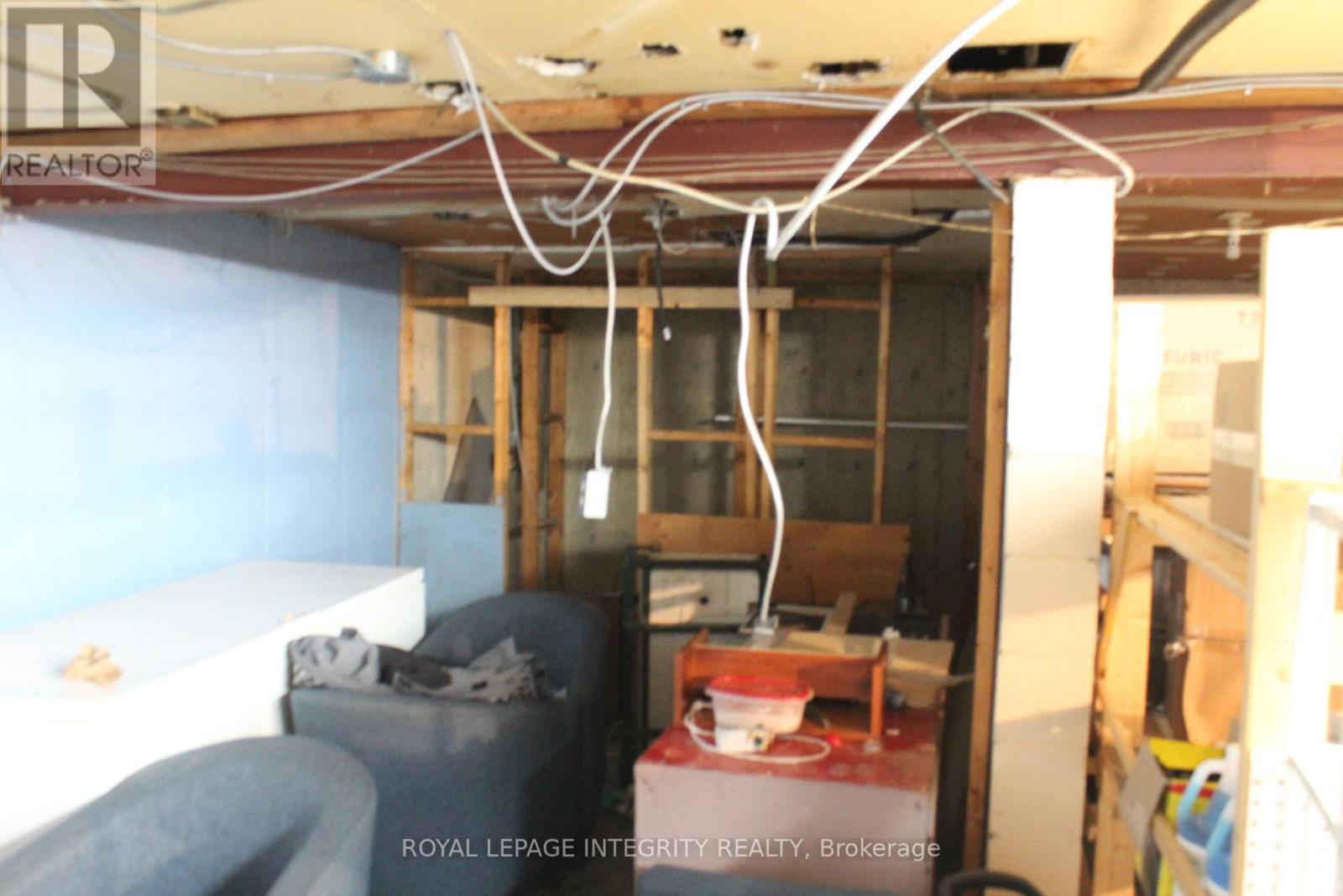 1117 Cobden Road, Ottawa, Ontario  K2C 2Z1 - Photo 23 - X12484775