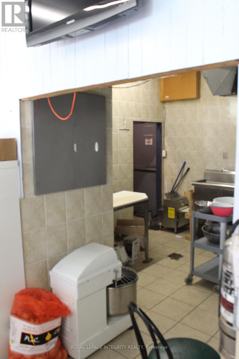 1117 Cobden Road, Ottawa, Ontario  K2C 2Z1 - Photo 10 - X12484775