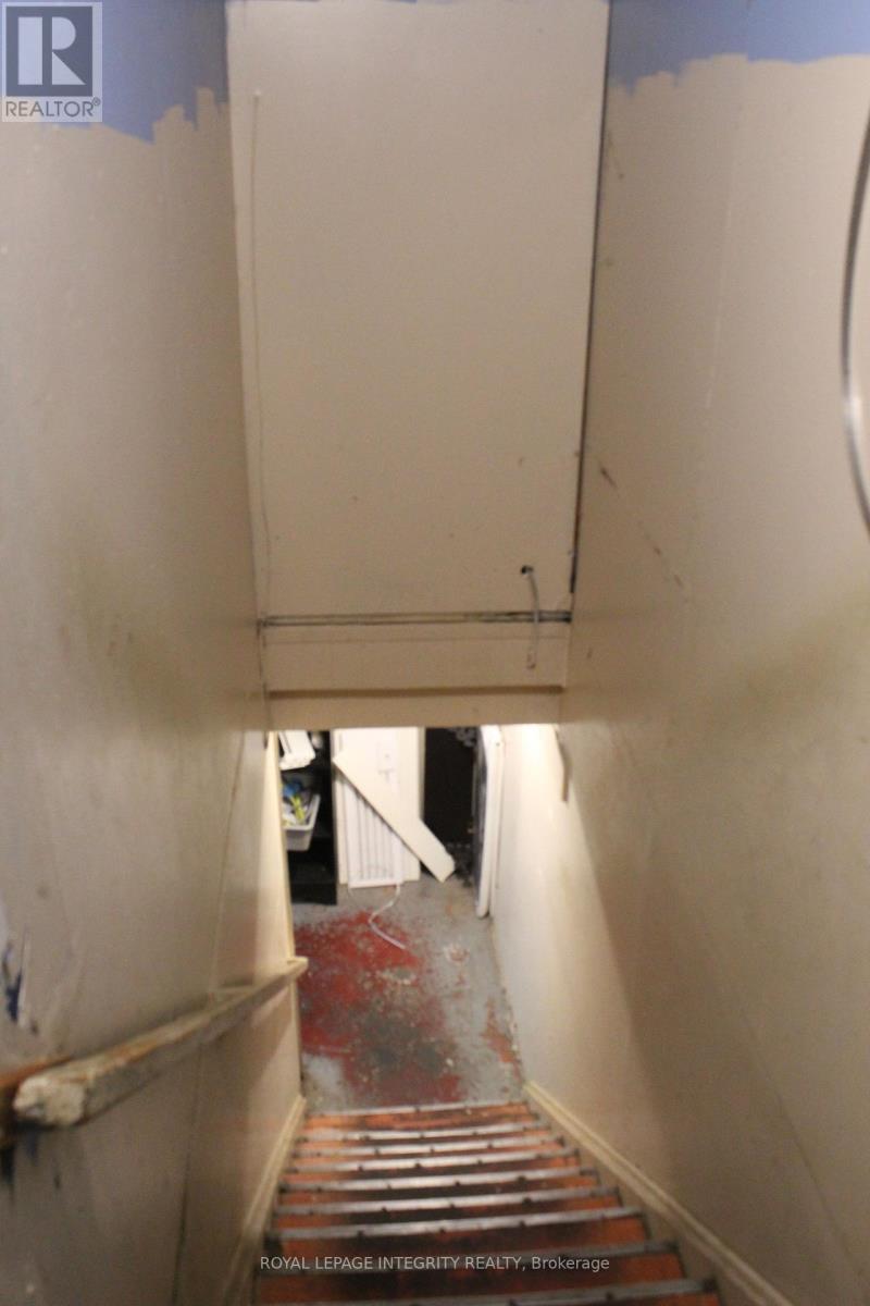 1117 Cobden Road, Ottawa, Ontario  K2C 2Z1 - Photo 15 - X12484775