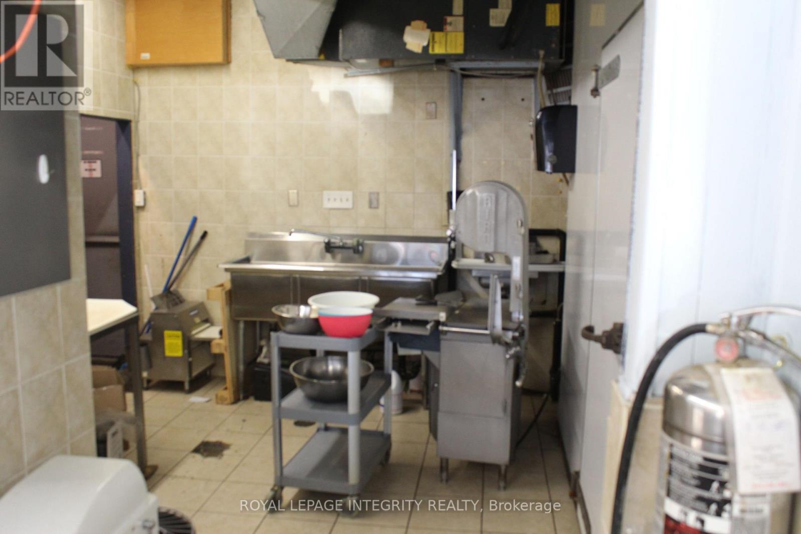 1117 Cobden Road, Ottawa, Ontario  K2C 2Z1 - Photo 11 - X12484775