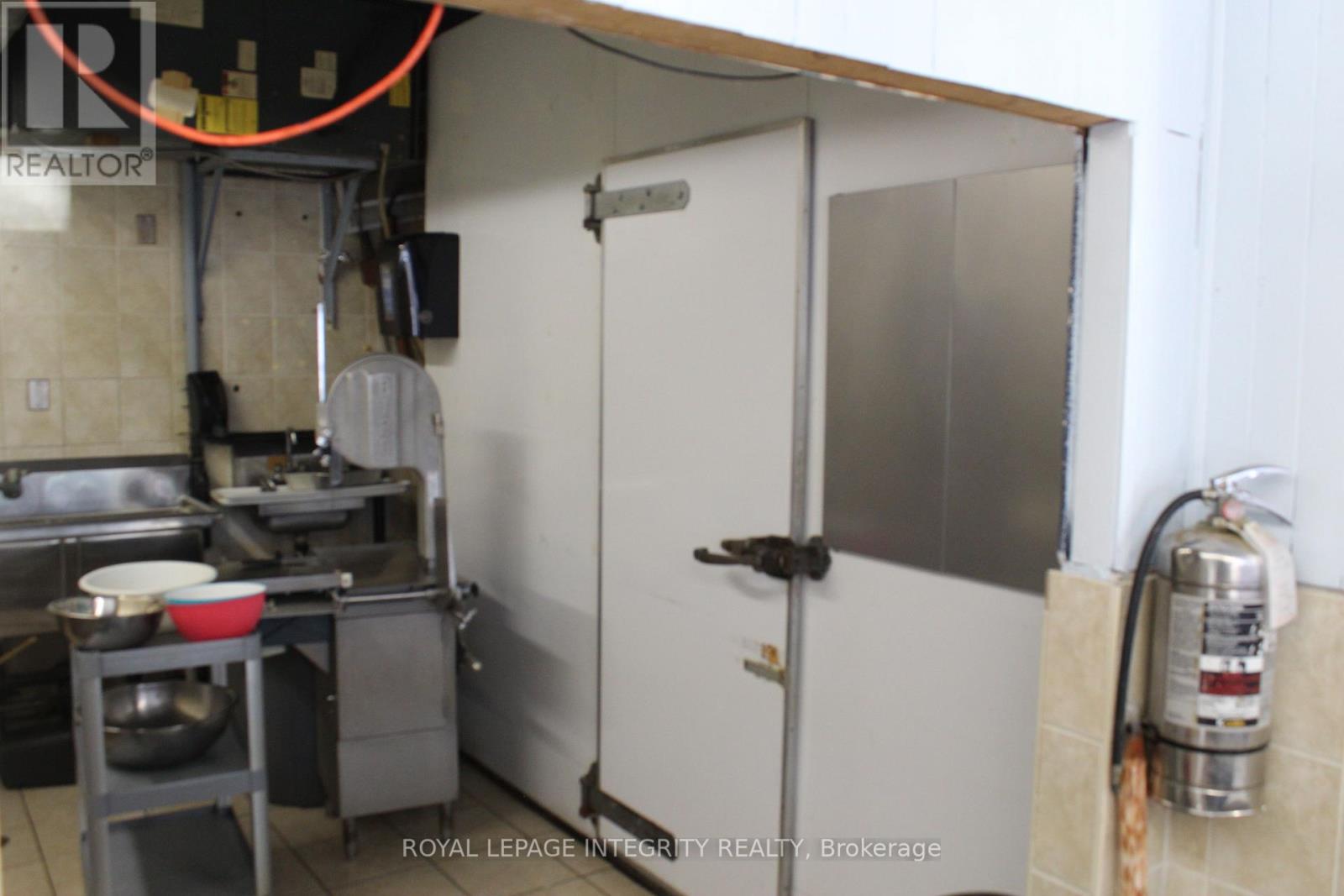 1117 Cobden Road, Ottawa, Ontario  K2C 2Z1 - Photo 12 - X12484775