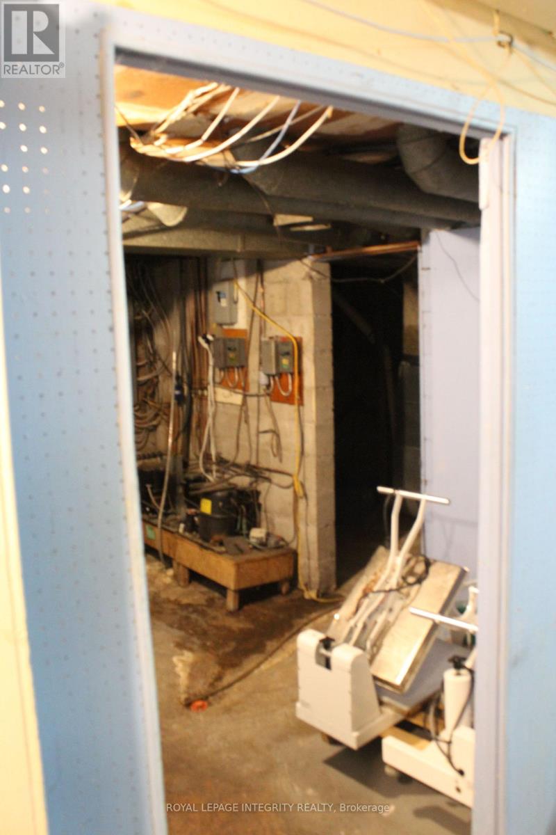 1117 Cobden Road, Ottawa, Ontario  K2C 2Z1 - Photo 18 - X12484775