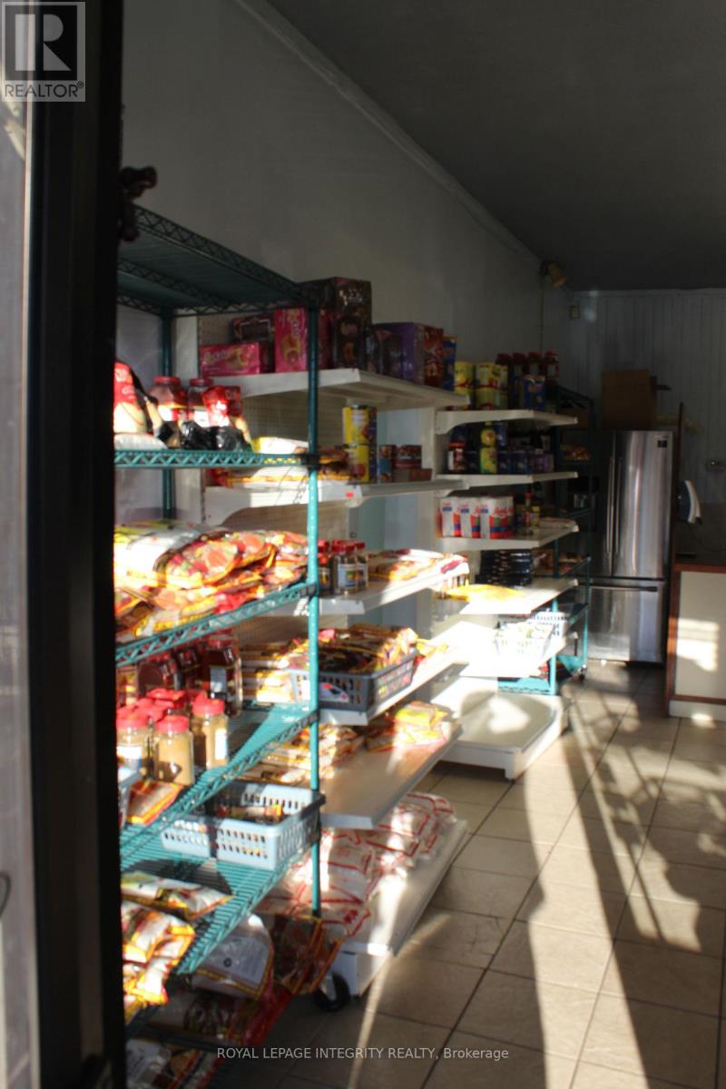 1117 Cobden Road, Ottawa, Ontario  K2C 2Z1 - Photo 4 - X12484775