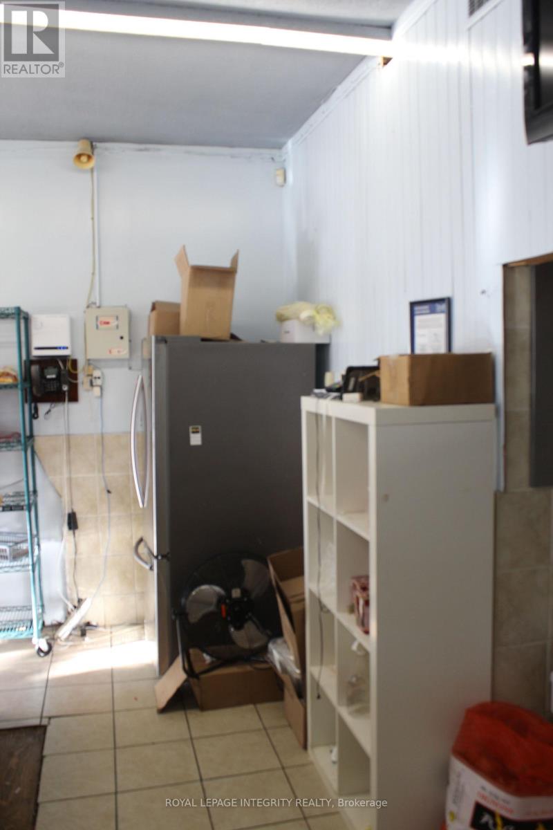 1117 Cobden Road, Ottawa, Ontario  K2C 2Z1 - Photo 9 - X12484775