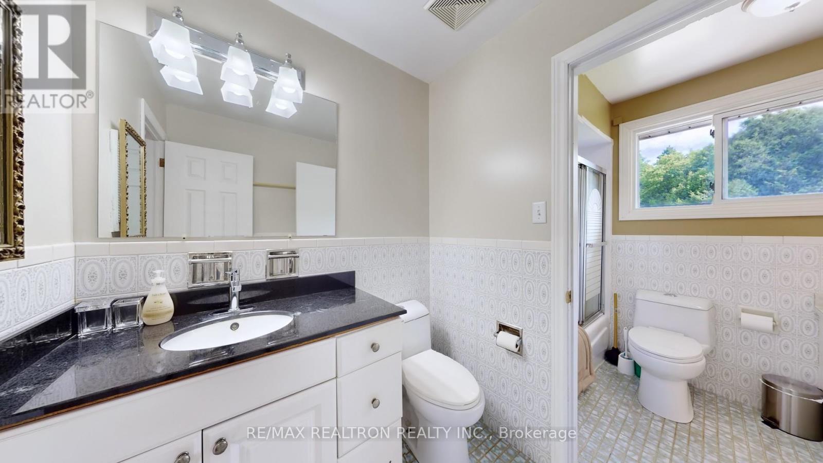 2521 Mt Albert Road, East Gwillimbury, Ontario  L0G 1R0 - Photo 22 - N12486776