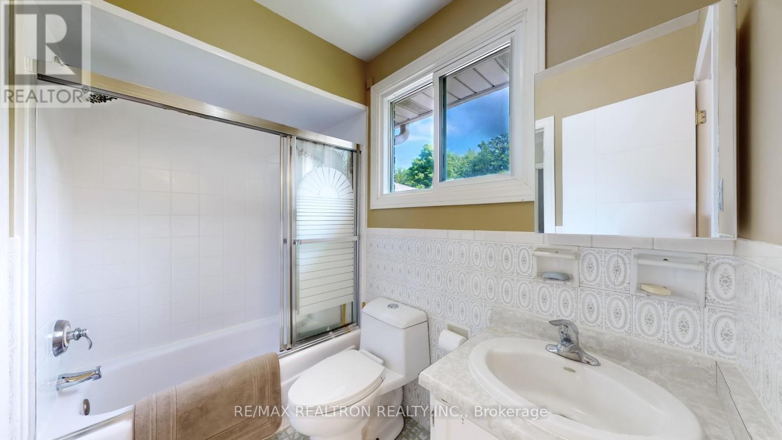 2521 Mt Albert Road, East Gwillimbury, Ontario  L0G 1R0 - Photo 24 - N12486776