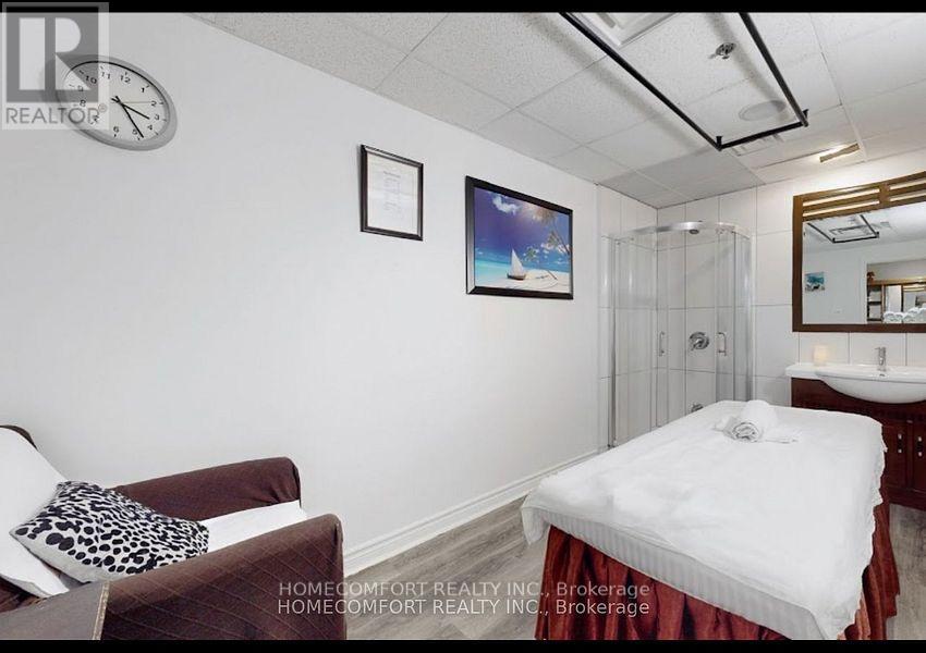 3 - 165 East Beaver Creek Road, Richmond Hill, Ontario  L4B 2N2 - Photo 3 - N12486783