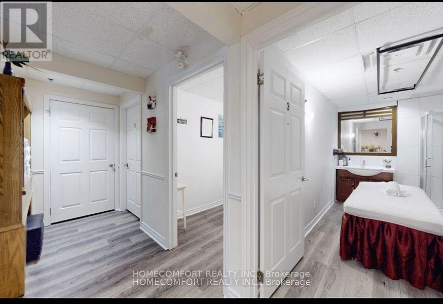 3 - 165 East Beaver Creek Road, Richmond Hill, Ontario  L4B 2N2 - Photo 5 - N12486783