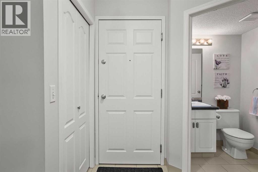 118, 10 Sierra Morena Mews Sw, Calgary, Alberta  T3H 3K5 - Photo 5 - A2263002