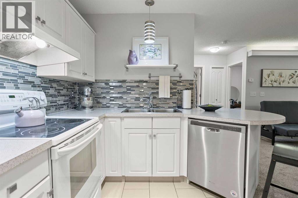 118, 10 Sierra Morena Mews Sw, Calgary, Alberta  T3H 3K5 - Photo 13 - A2263002