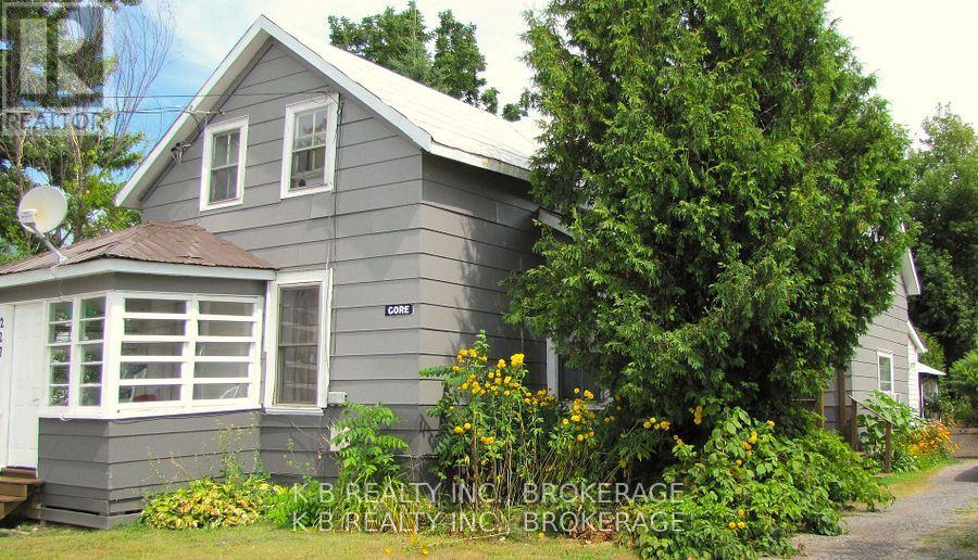 229 Gore Street E, Perth, Ontario  K7H 1K6 - Photo 11 - X12486805