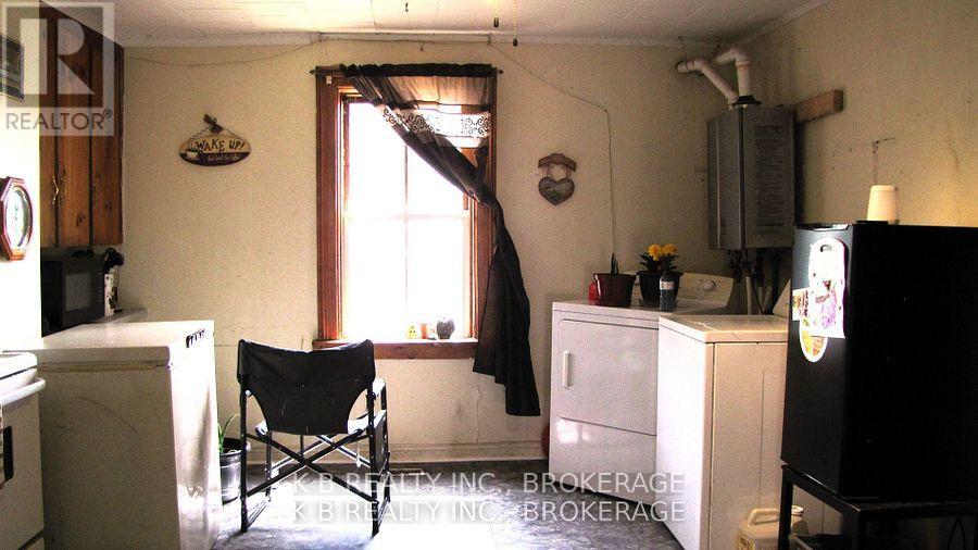 229 Gore Street E, Perth, Ontario  K7H 1K6 - Photo 4 - X12486805