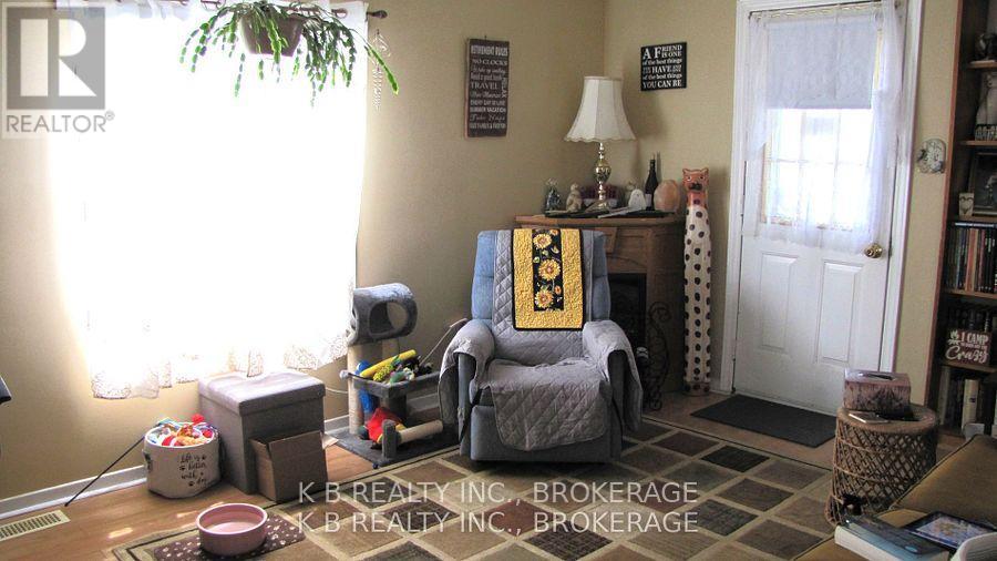 229 Gore Street E, Perth, Ontario  K7H 1K6 - Photo 7 - X12486805