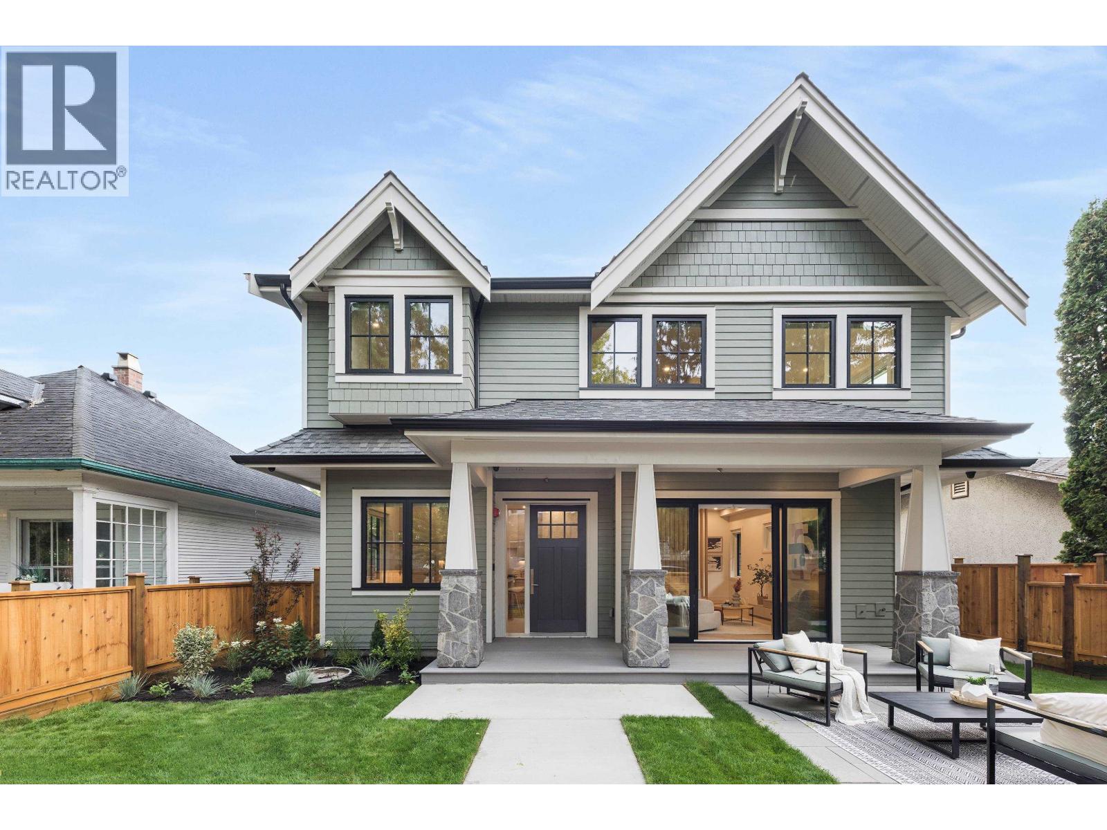 1 2136 E 10 AVENUE, Vancouver, British Columbia