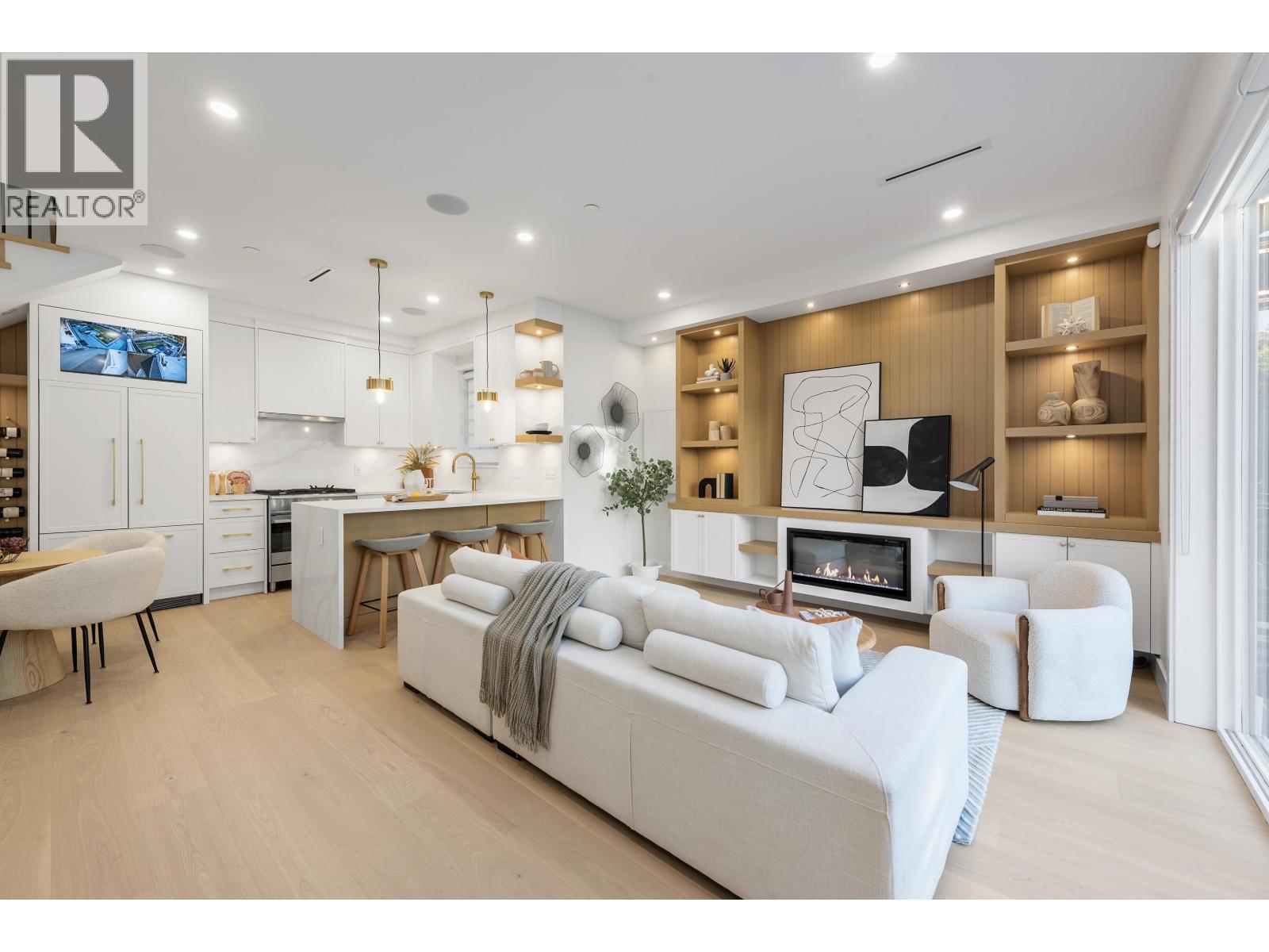 1 4855 Dumfries Street, Vancouver, British Columbia  V5N 3T8 - Photo 3 - R3050696