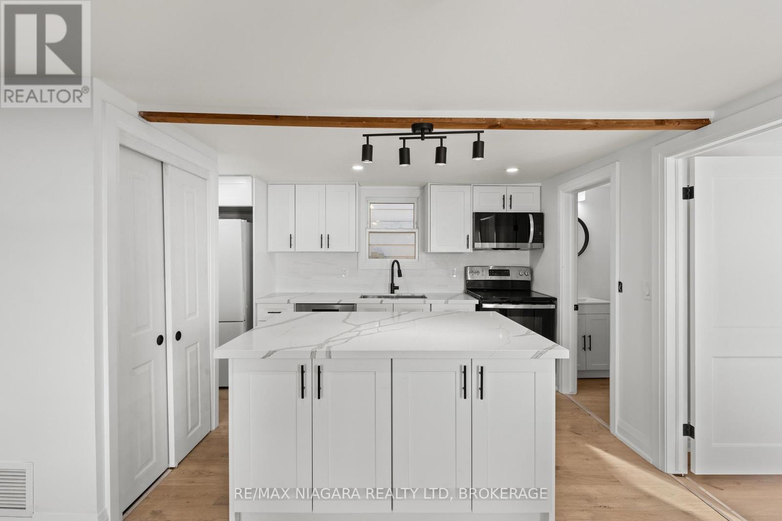 140 Clara Street, Thorold, Ontario  L2V 1K3 - Photo 8 - X12486590