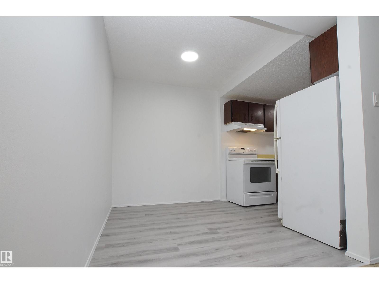 30 Amberly Ct Nw, Edmonton, Alberta  T5A 2H9 - Photo 10 - E4463834