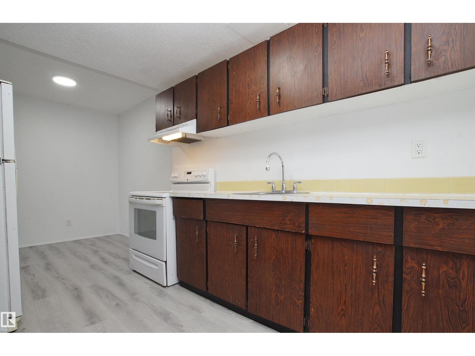 30 Amberly Ct Nw, Edmonton, Alberta  T5A 2H9 - Photo 11 - E4463834