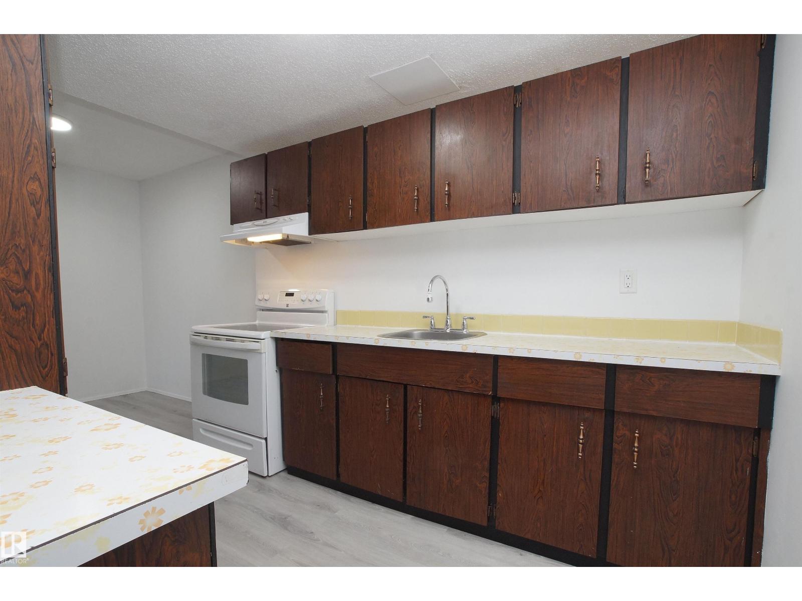 30 Amberly Ct Nw, Edmonton, Alberta  T5A 2H9 - Photo 12 - E4463834